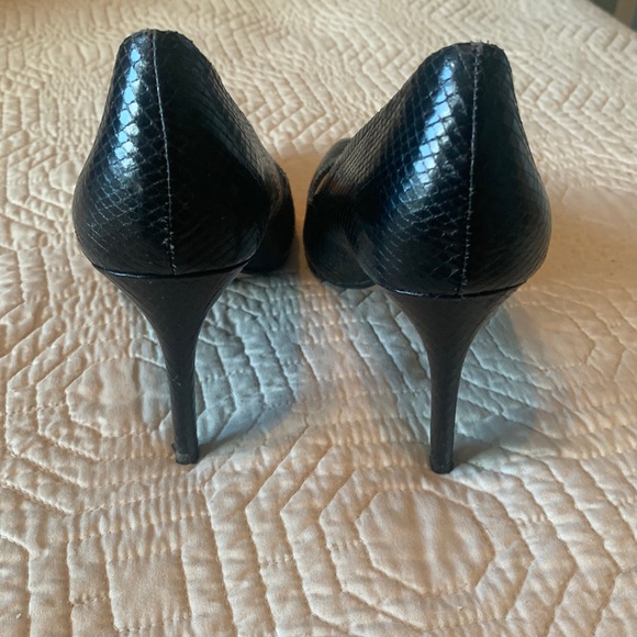 Black 3” high heels in good shape - Picture 2 of 4